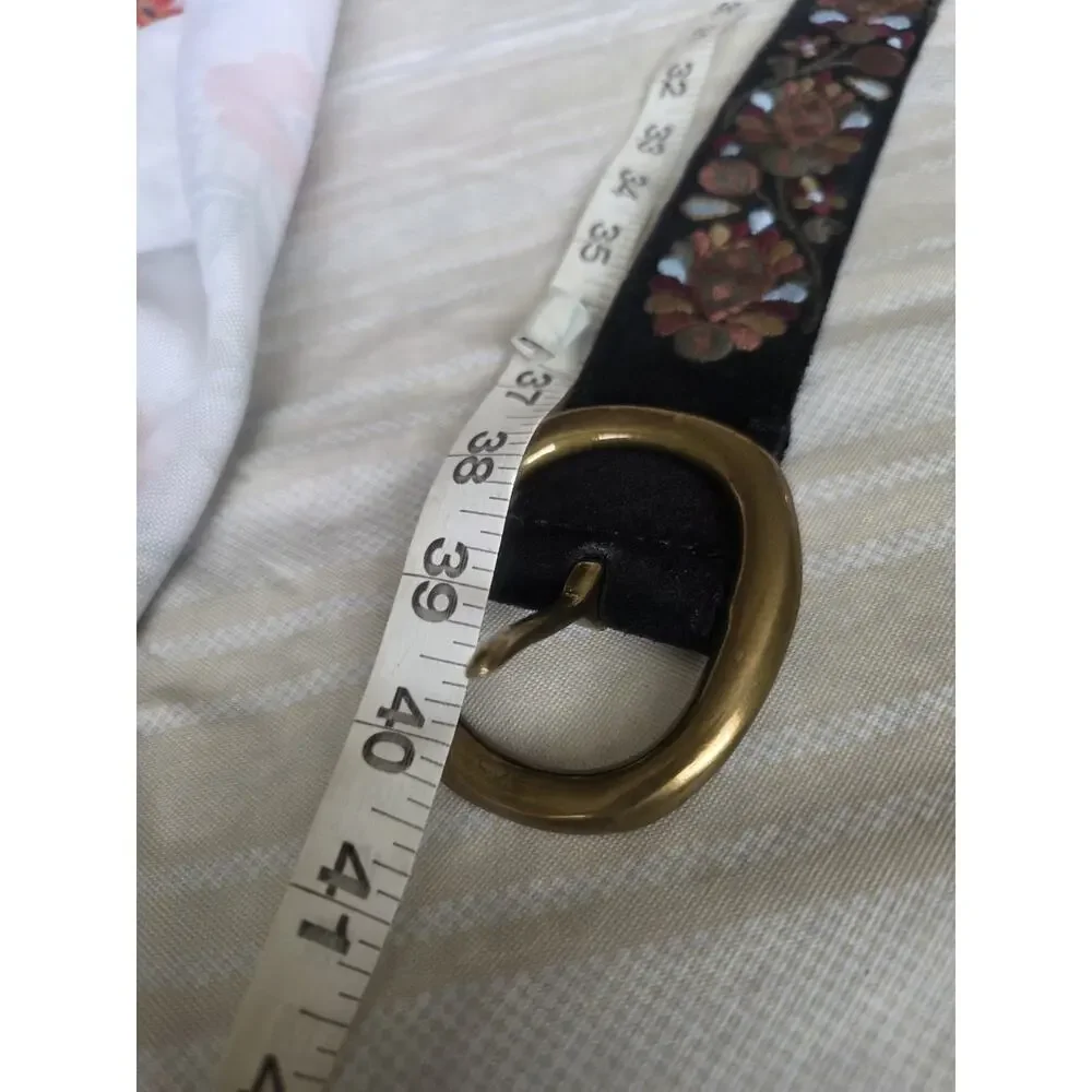 Lucky Brand Belt Womens Embroidered Floral Suede Leather Brass Buckle Boho Sz 28